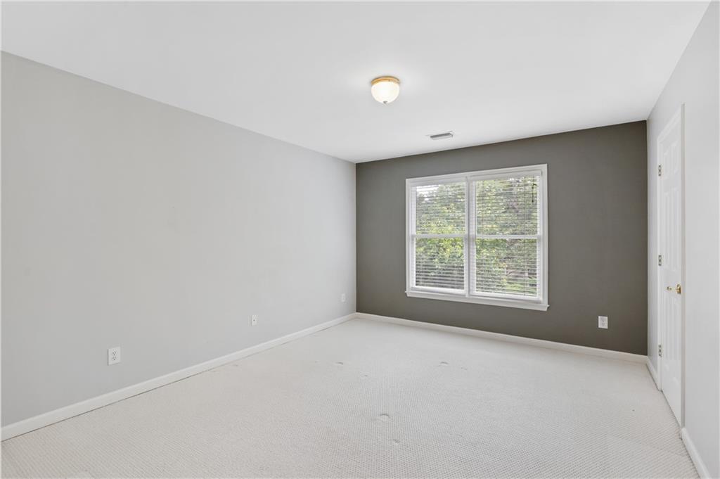 12 Ancient Oak Court NE