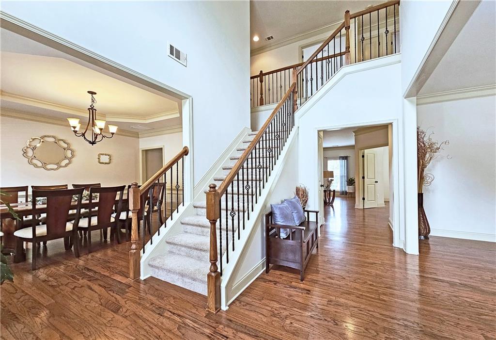735 King Sword Court SE