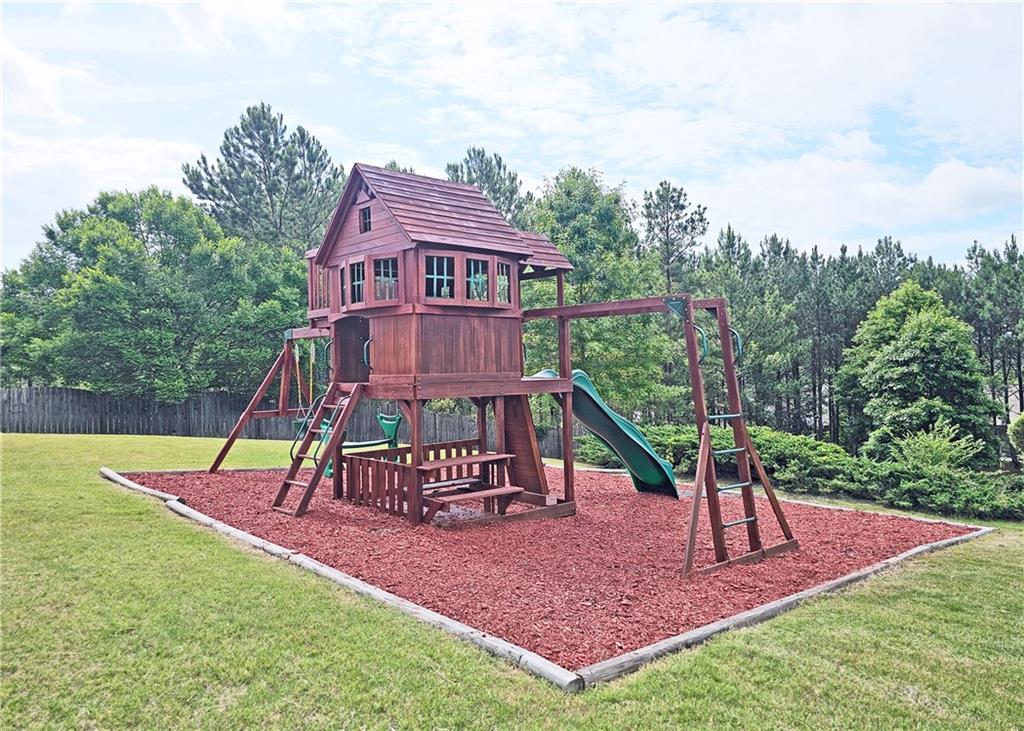 735 King Sword Court SE