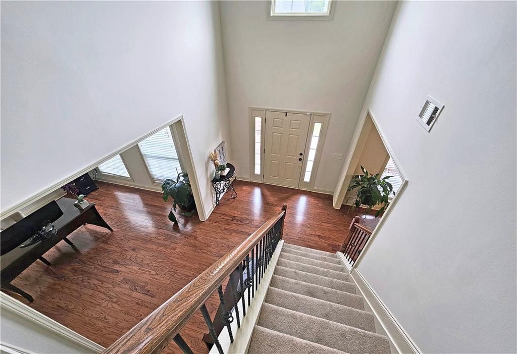 735 King Sword Court SE