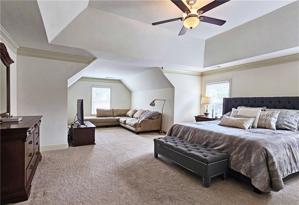 735 King Sword Court SE