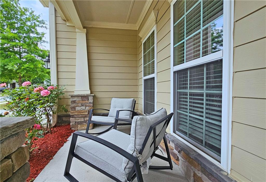 735 King Sword Court SE