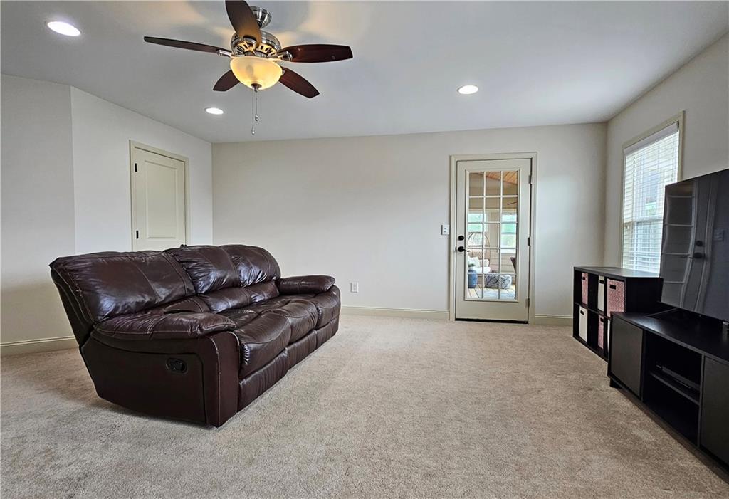 735 King Sword Court SE
