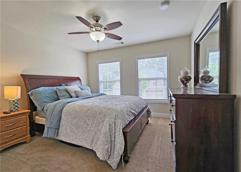 735 King Sword Court SE