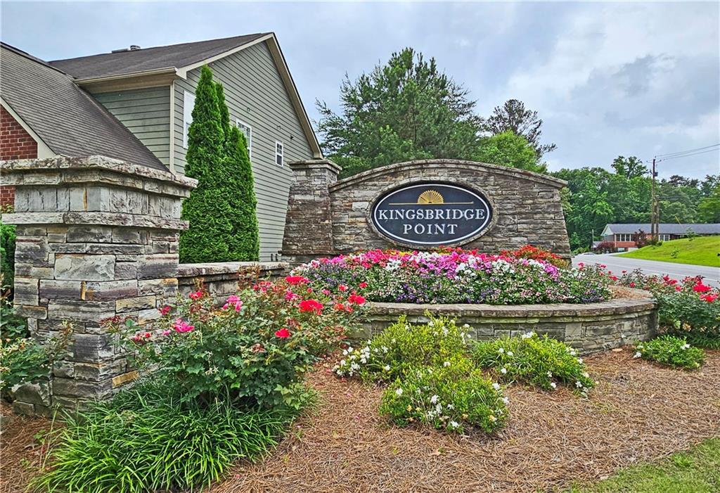 735 King Sword Court SE