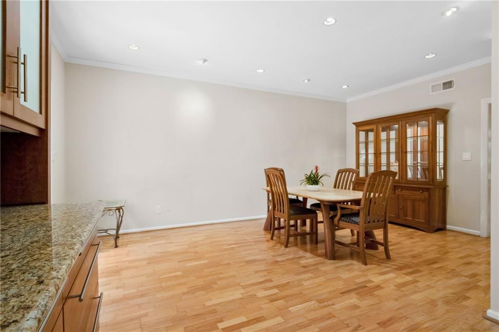 29 Lullwater Place NE