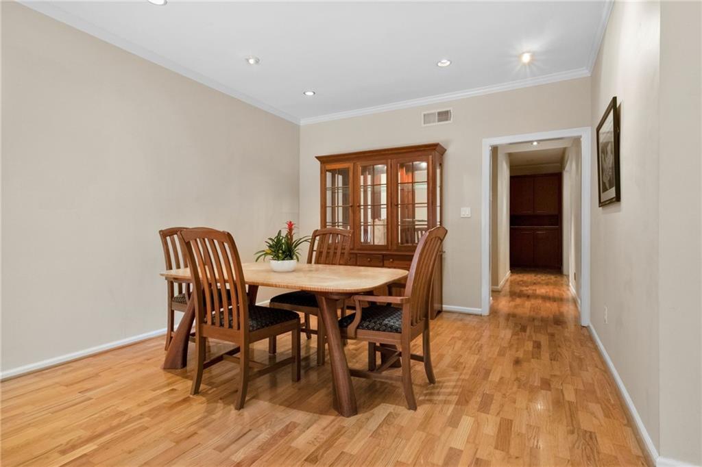 29 Lullwater Place NE