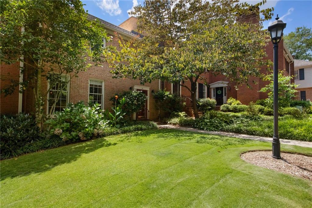 29 Lullwater Place NE