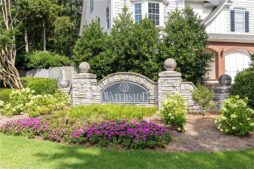 520 Waterhaven Lane