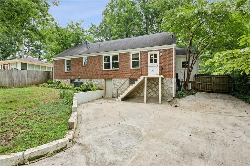 1706 Dyson Drive NE