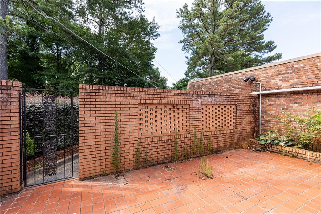 1615 Executive Park Lane NE
