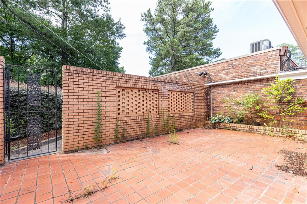1615 Executive Park Lane NE