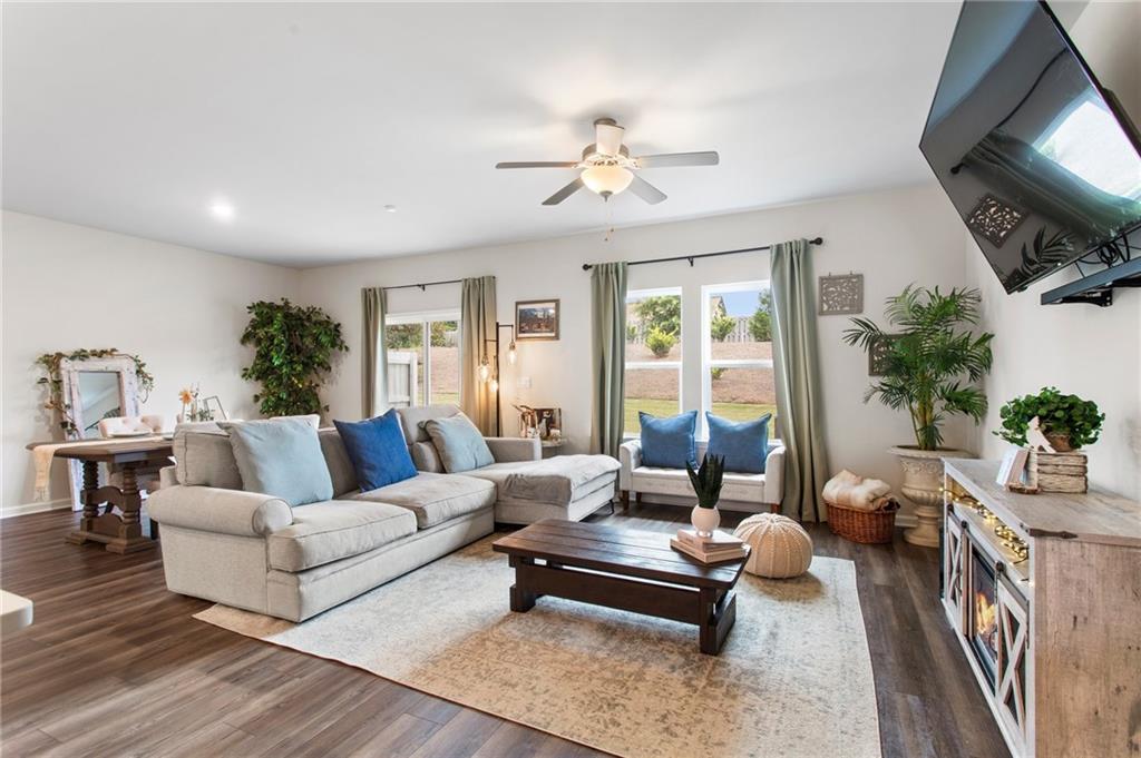 810 Sunny Lake Drive