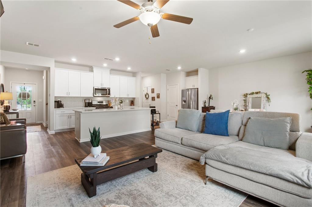 810 Sunny Lake Drive