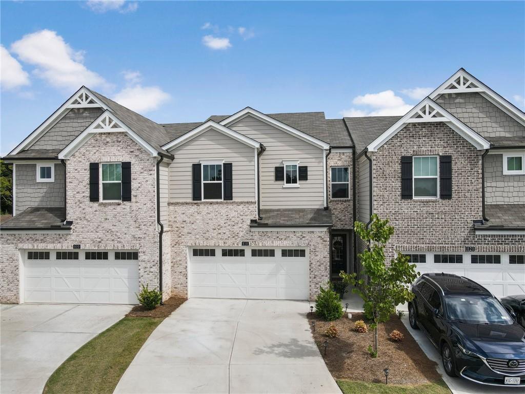 810 Sunny Lake Drive