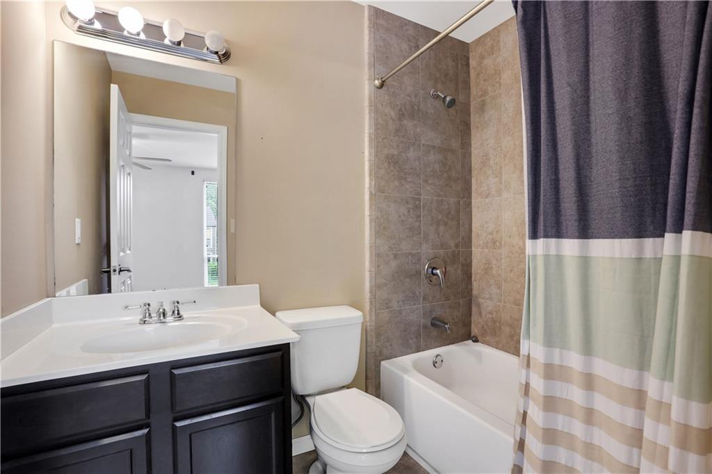 1129 Riverbend Club Drive SE