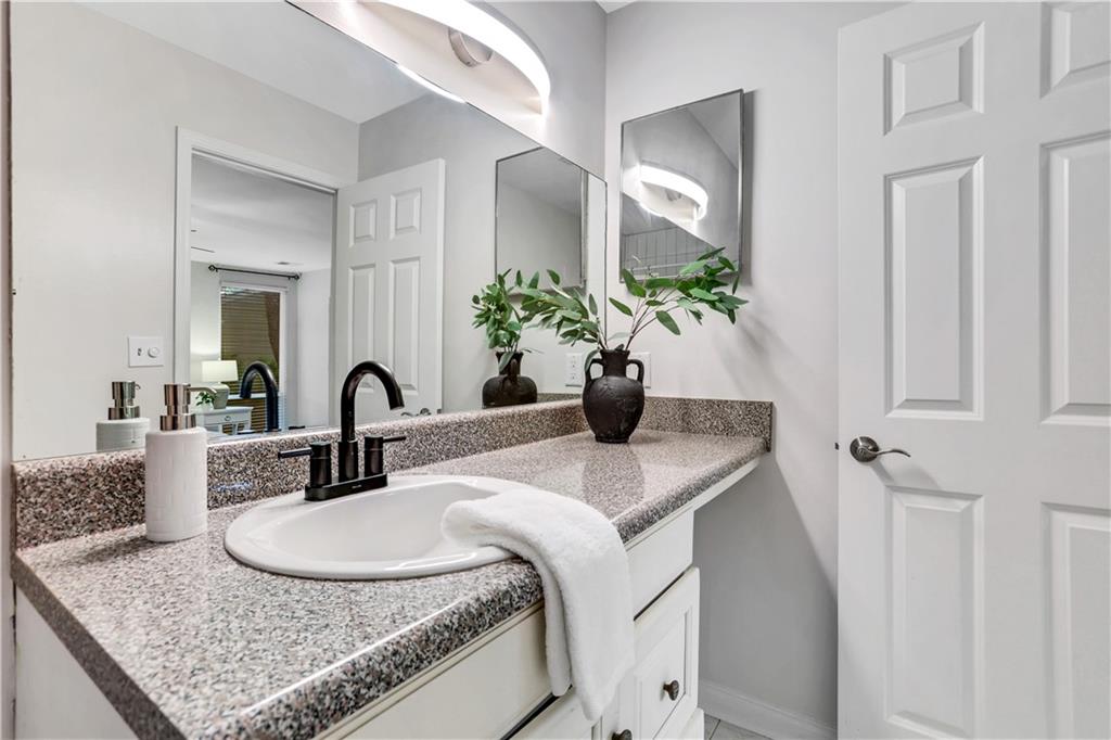 1129 Riverbend Club Drive SE