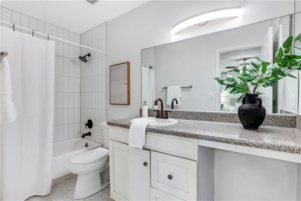 1129 Riverbend Club Drive SE