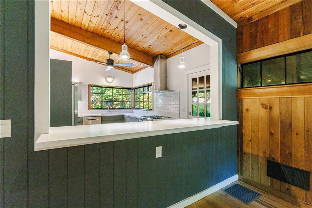 1270 Roxboro Drive NE