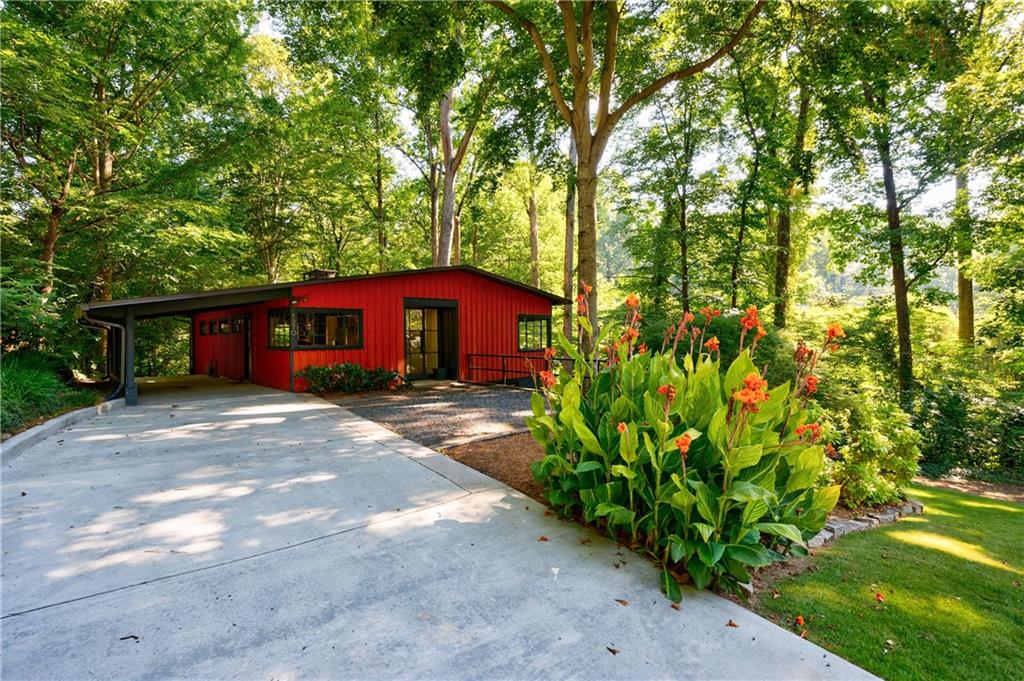 1270 Roxboro Drive NE