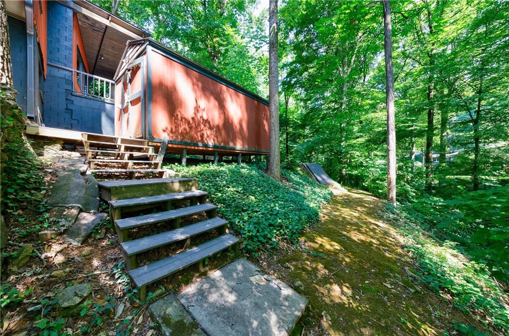 1270 Roxboro Drive NE