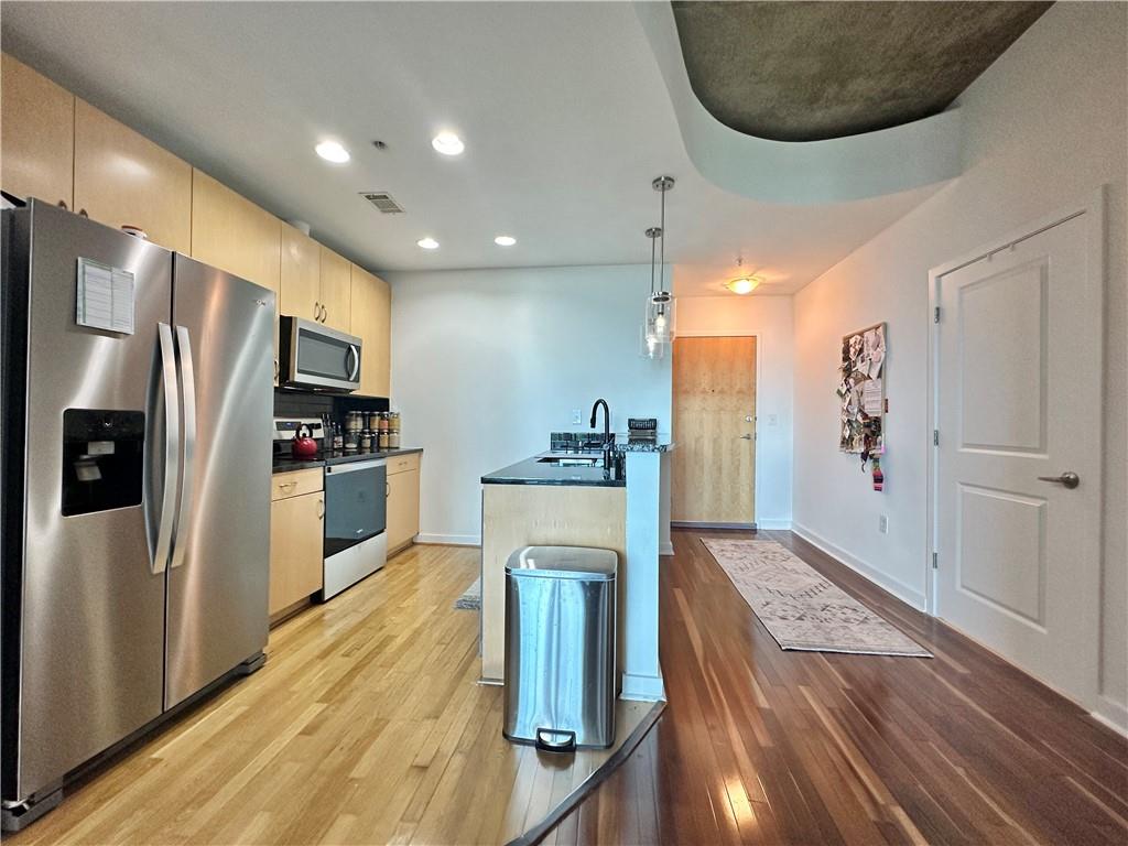 400 W Peachtree Street NW Unit 1112