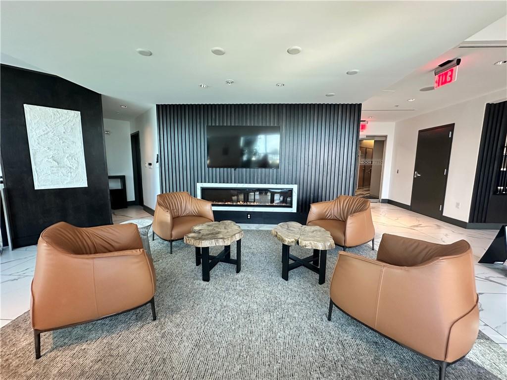 400 W Peachtree Street NW Unit 1112