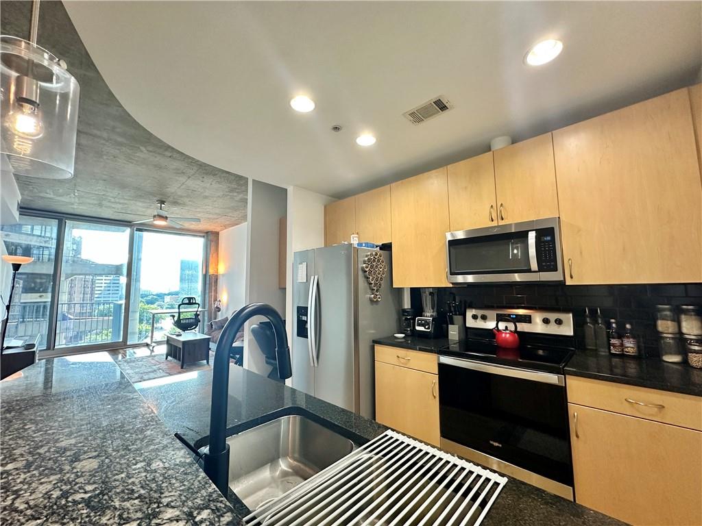 400 W Peachtree Street NW Unit 1112