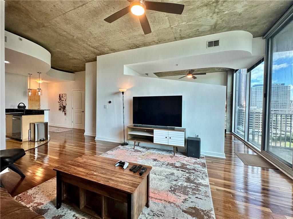 400 W Peachtree Street NW Unit 1112