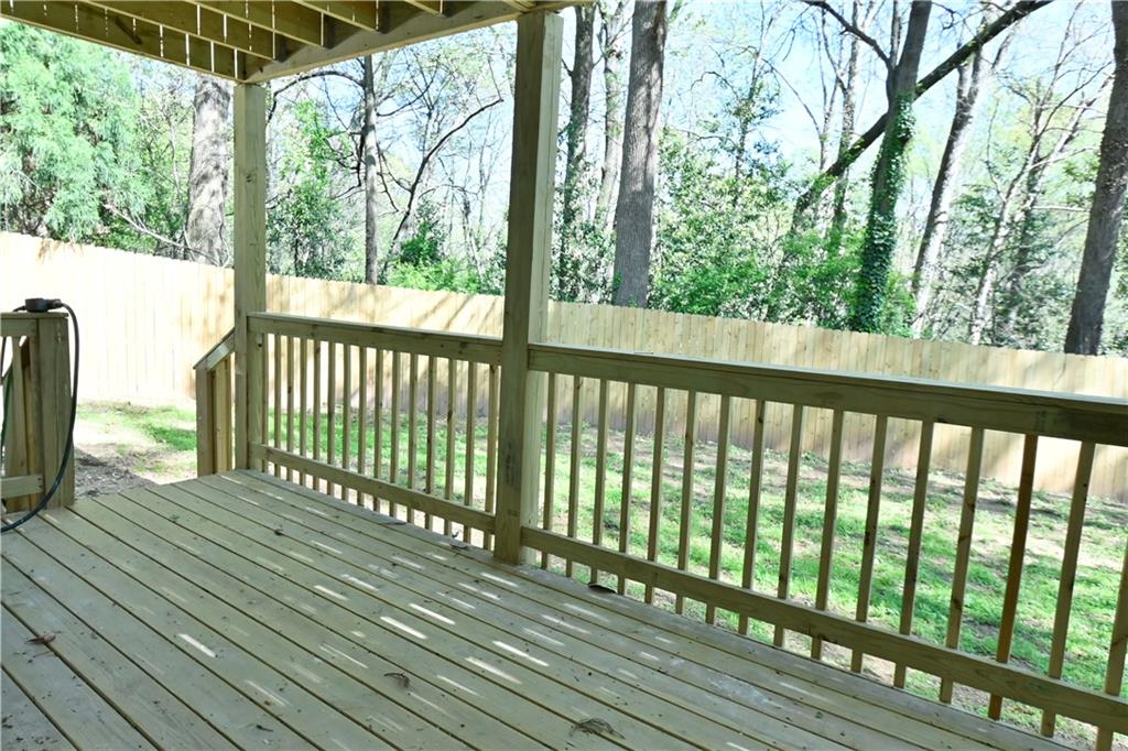 1094 Moores Mill Road NW