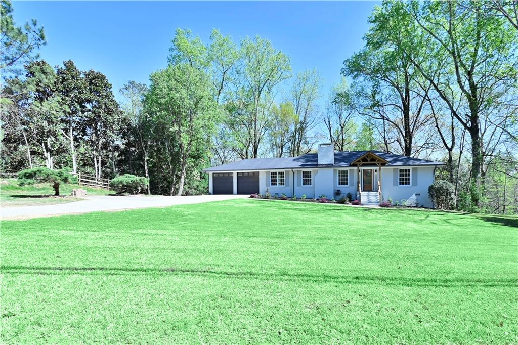 1094 Moores Mill Road NW