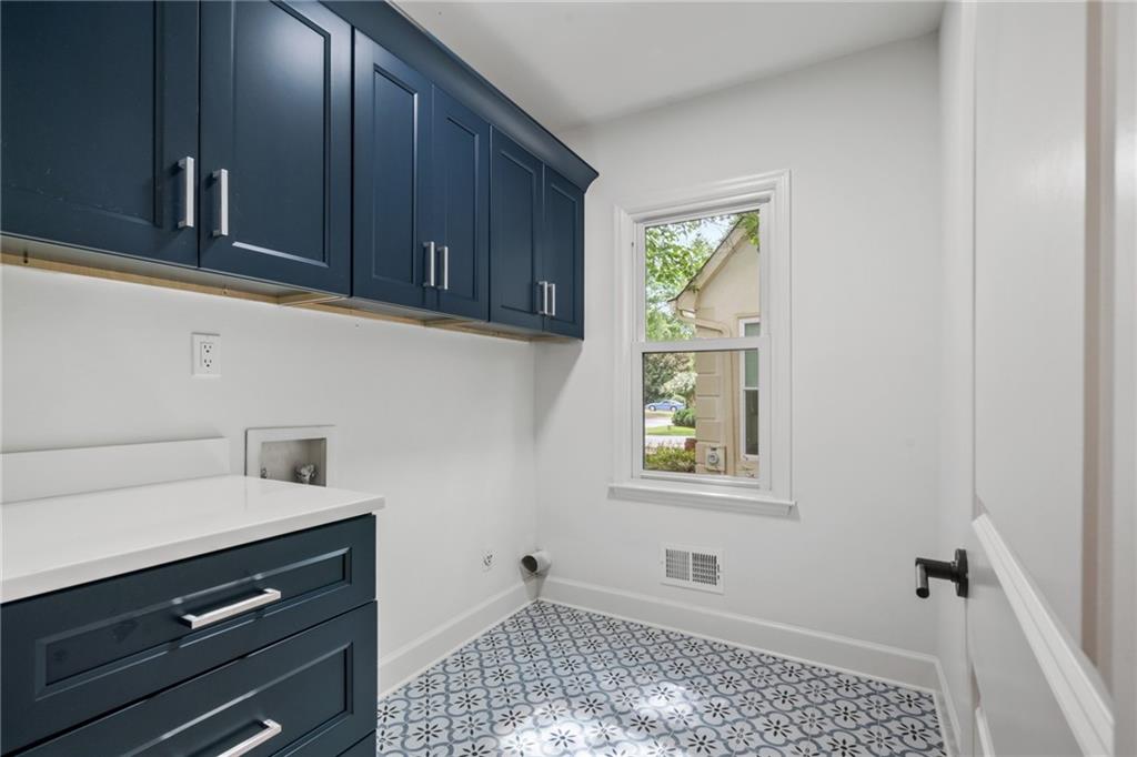 4499 Dobbs Crossing