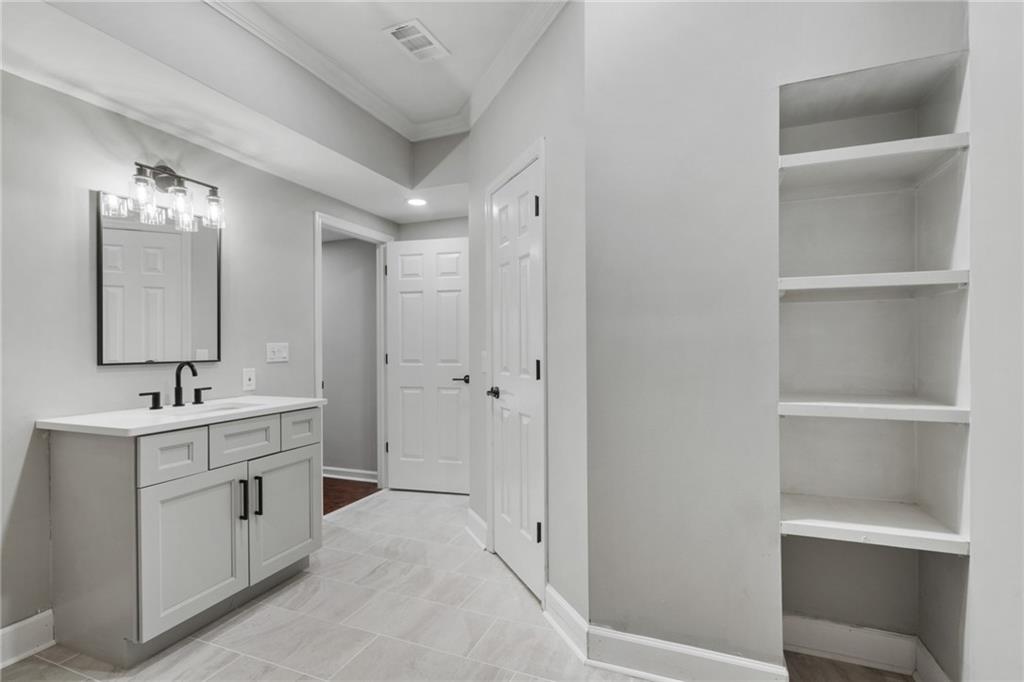 4499 Dobbs Crossing