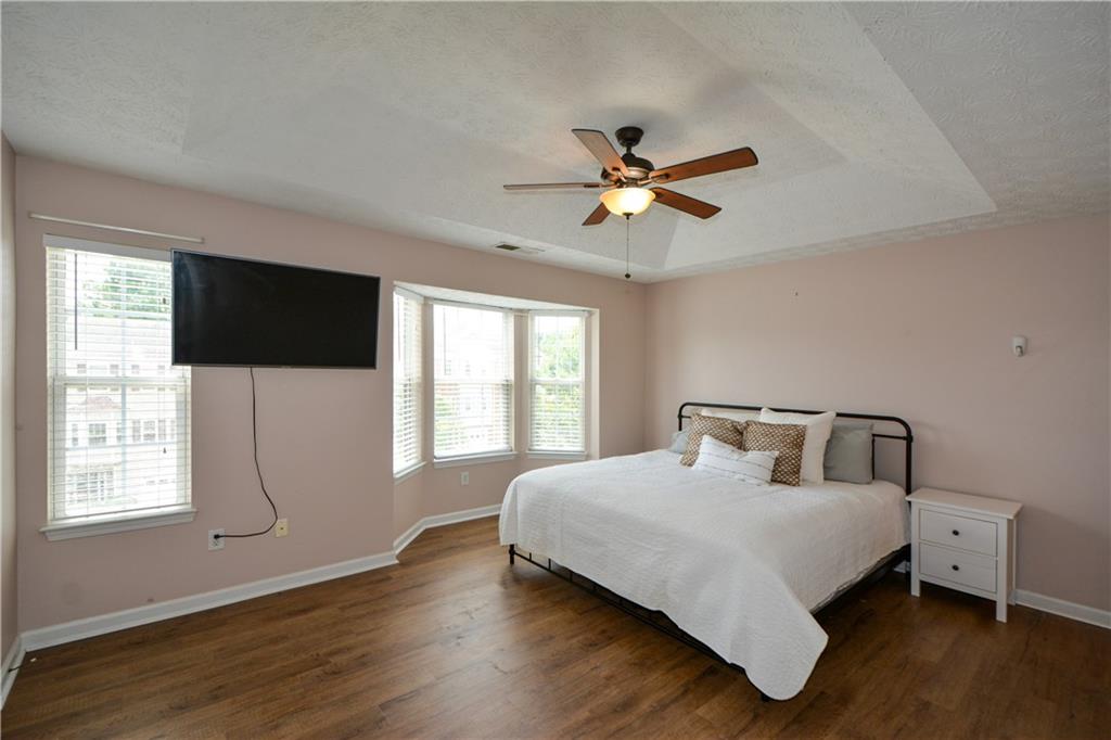 4472 Thorngate Lane