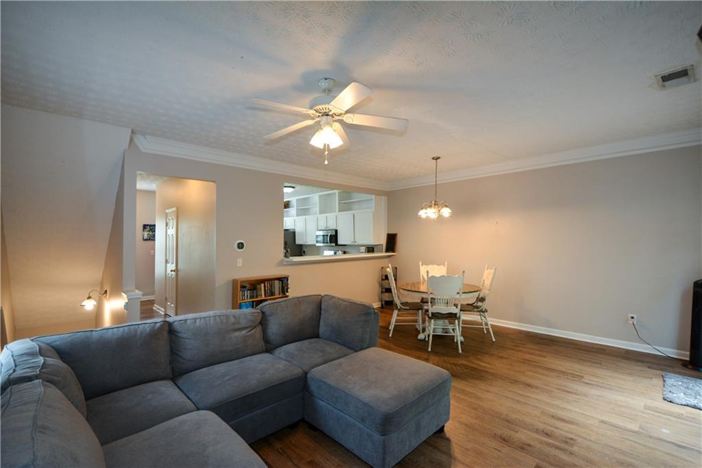 4472 Thorngate Lane