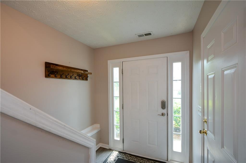 4472 Thorngate Lane
