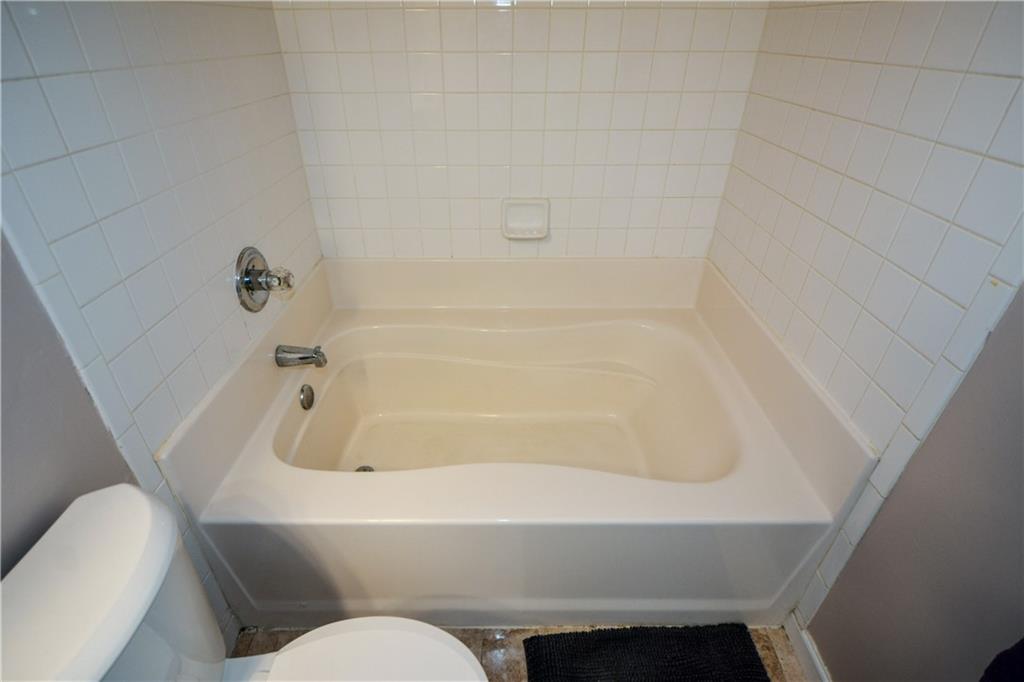 4472 Thorngate Lane