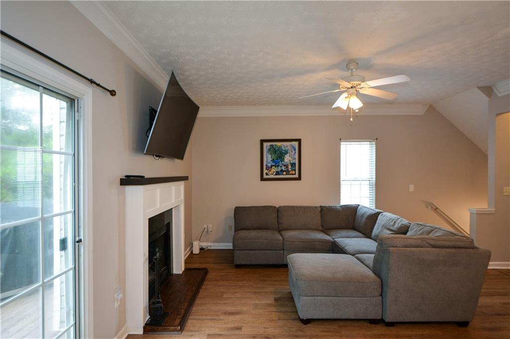 4472 Thorngate Lane