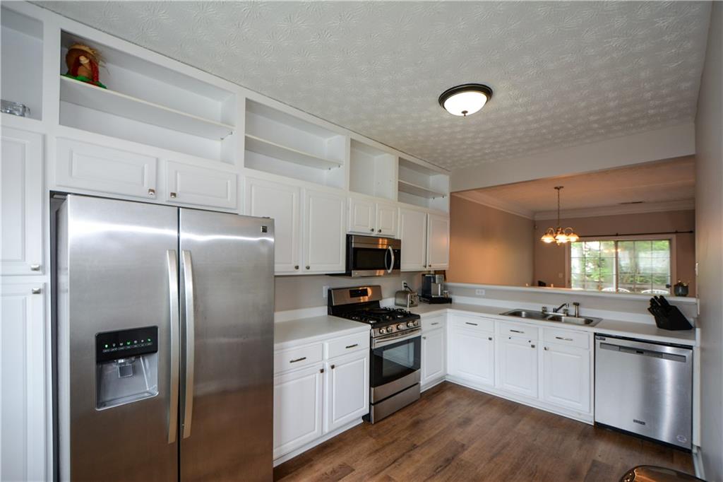 4472 Thorngate Lane