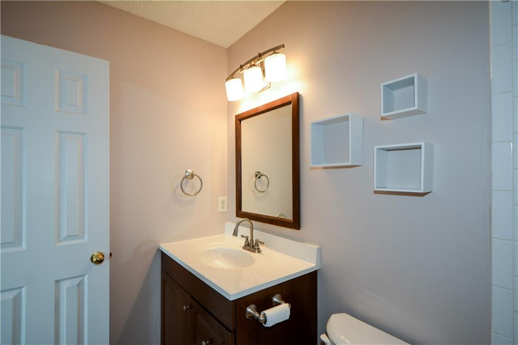 4472 Thorngate Lane