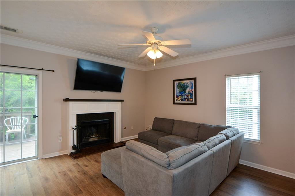 4472 Thorngate Lane