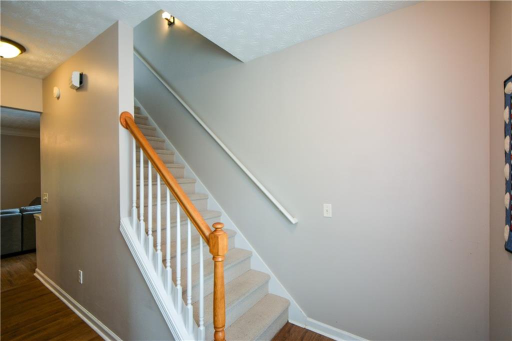 4472 Thorngate Lane