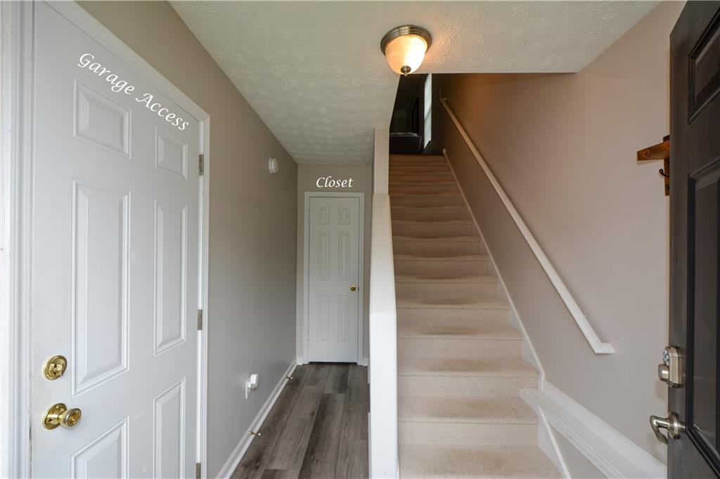 4472 Thorngate Lane