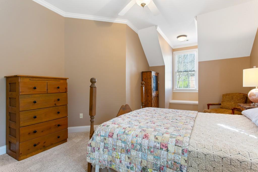 1071 Hedge Rose Court NE