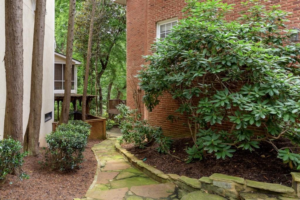 1071 Hedge Rose Court NE