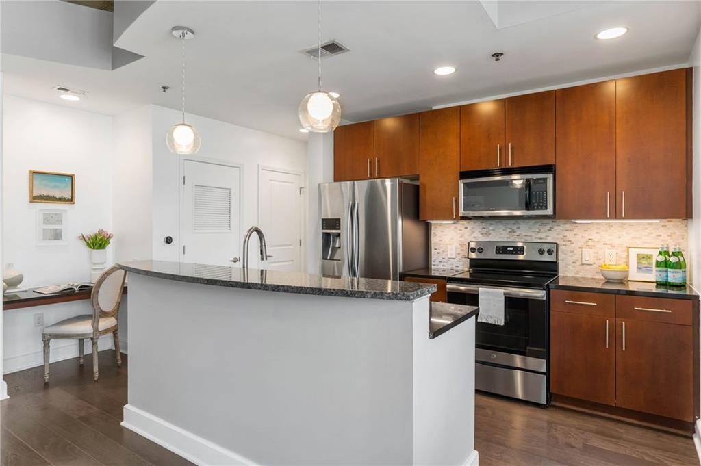 44 Peachtree Place Unit 1830