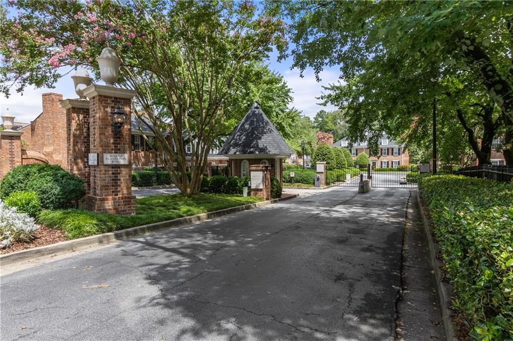 1 Bassett Hall Place NW