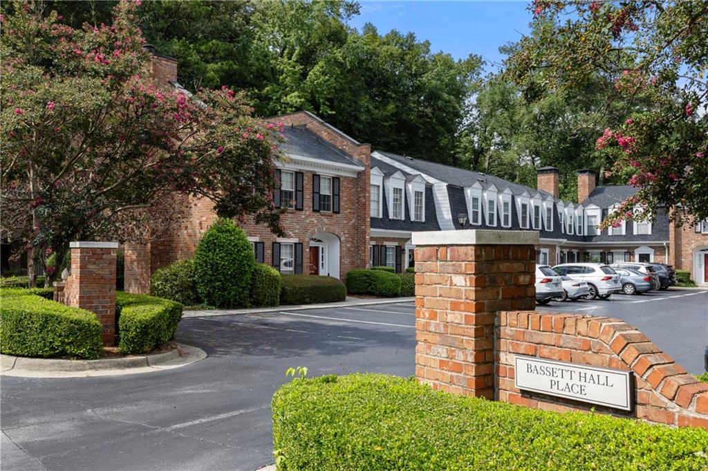 1 Bassett Hall Place NW