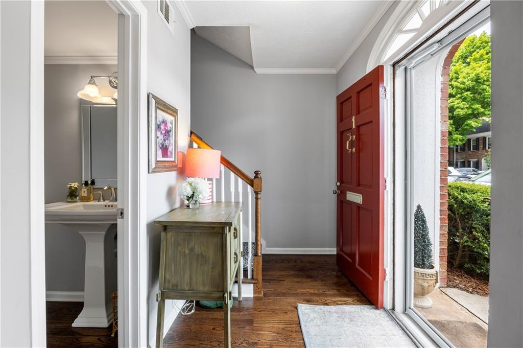 1 Bassett Hall Place NW