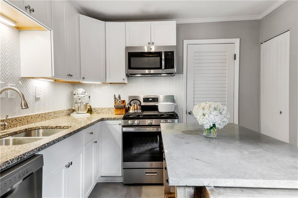 1 Bassett Hall Place NW